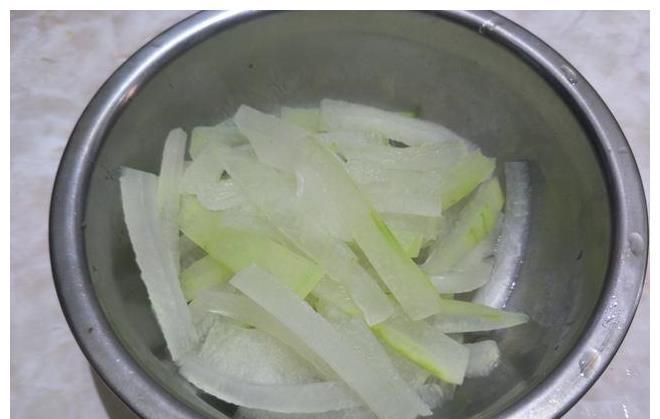 豆干|冬瓜这样做太好吃了,加入2样配菜,冬瓜清淡透明有营养,真香