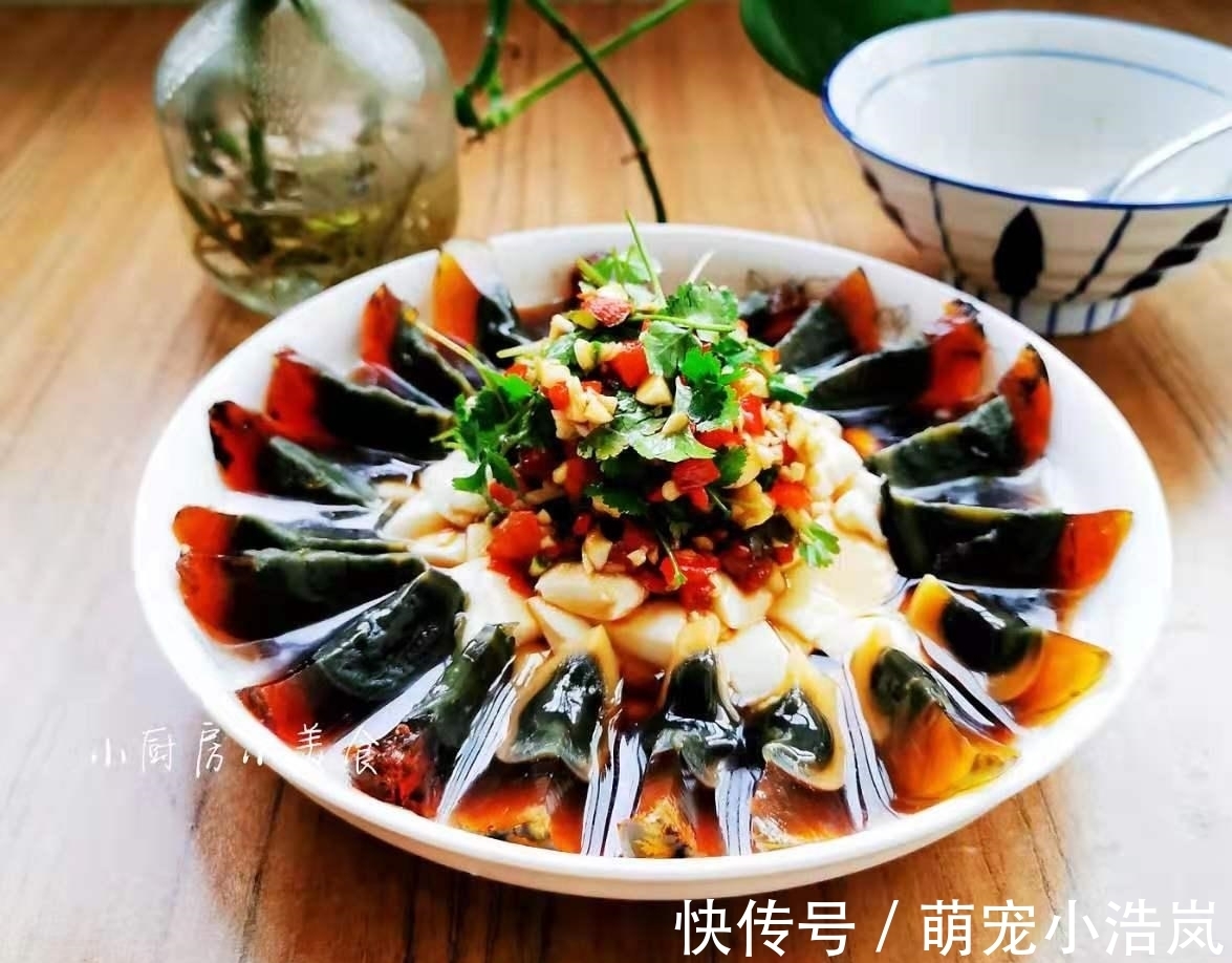 内酯豆腐|过年凉菜是不可少的，尤其这道酸辣可口，花费不多却人人爱吃