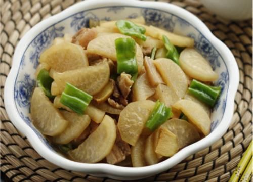 萝卜别腌着吃，和它是绝配，简单炒一炒，营养滋补，不懂可惜了