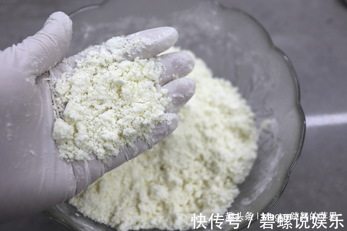 1碗面粉1个鸡蛋，不用打发不用揉面，拌一拌做出传统英国小点心