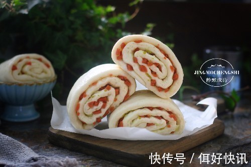 面粉换个做法,比包子简单,比馒头好吃,刚出锅孩子就吃了俩
