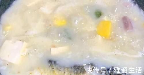 鲫鱼|鲫鱼汤好喝有诀窍,牢记4点,鱼肉鲜嫩,汤白如牛奶,上桌抢着喝
