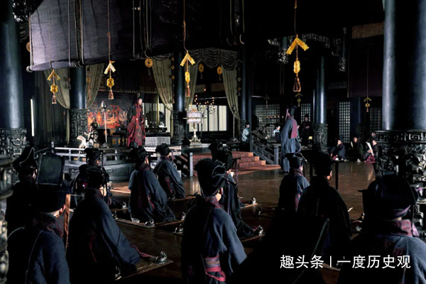 解决|皇上要吃公鸡下的蛋,大臣们毫无办法,小孩七字解决,后当上宰相