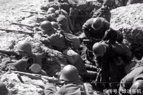团长|我军吃饭时被日军包围,团长大声喊出2个字,日军调头就跑