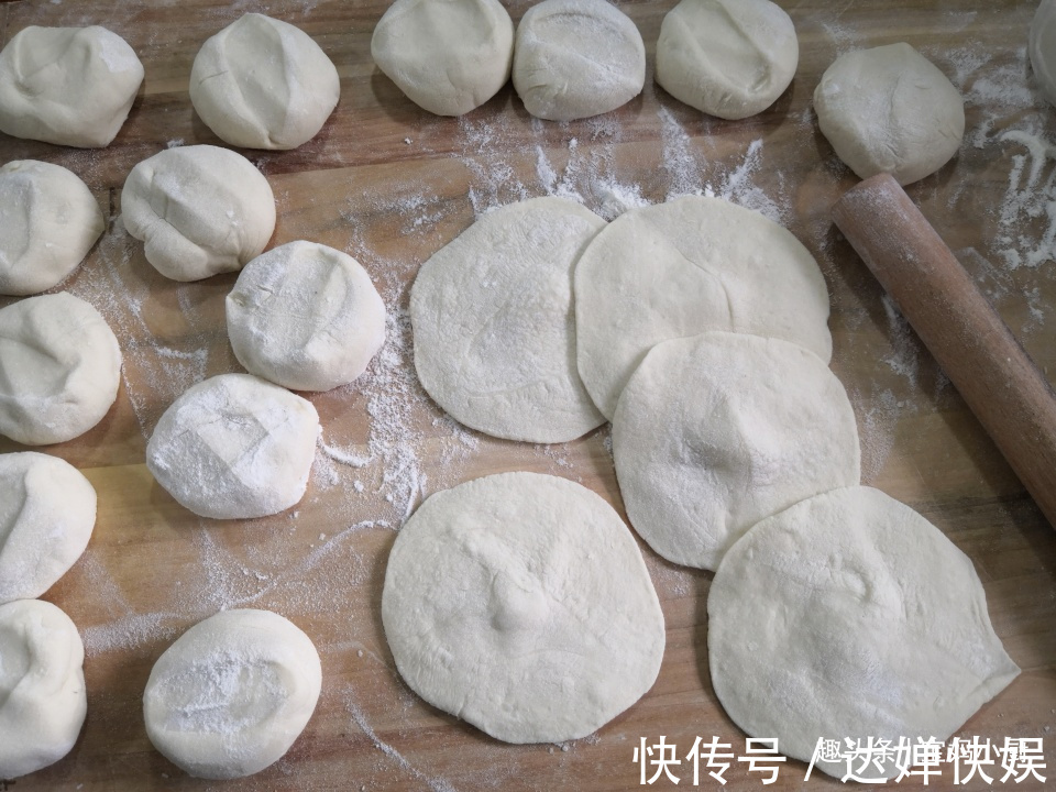 猪肉馅|蒸包子,此调馅法30年我都没换过,老好吃了,比肉包子还抢手