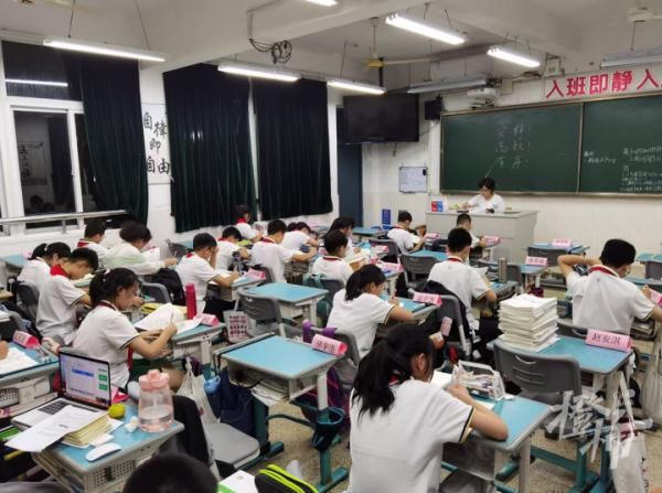 天杭实验学校|杭州各初中开启晚自习，有学校急聘食堂阿姨