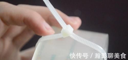 胶带上绑一根塑料扎带，作用太棒了，解决了很多人的困扰，太实用了