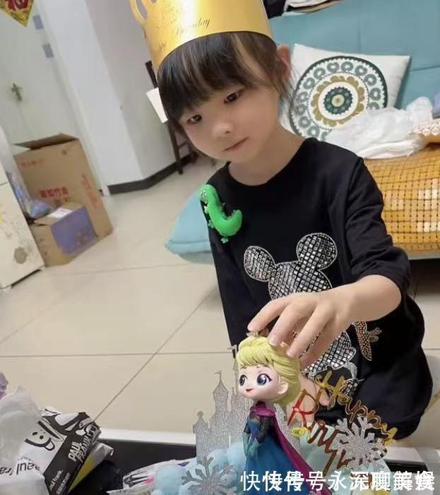 宠爱|悦悦委屈落泪,田静蹲坐一旁安慰,网友:带娃不易啊