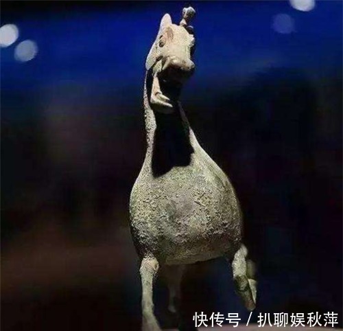 马踏飞|国宝“马踏飞燕”,为何不拍正面照,曝光后,网友:是我也不拍