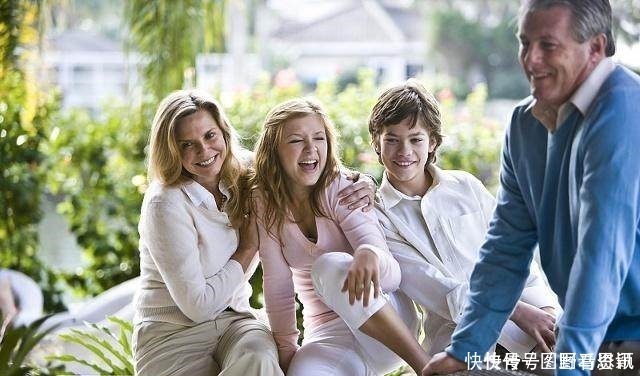 父母|父母在，人生尚有来处，父母去，人生只剩归途！被这句话深深打动