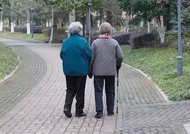 长寿|无论男女50岁后,不想生大病,牢记饭前饭后的“禁忌”,轻松长寿