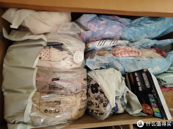 好物|小房间衣橱收纳整理——揭秘三大收纳好物，解决你的换季烦恼！