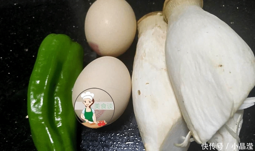 这三样菜一起炒,太鲜美了,鲜香又营养,儿子宁愿不吃肉也要吃它