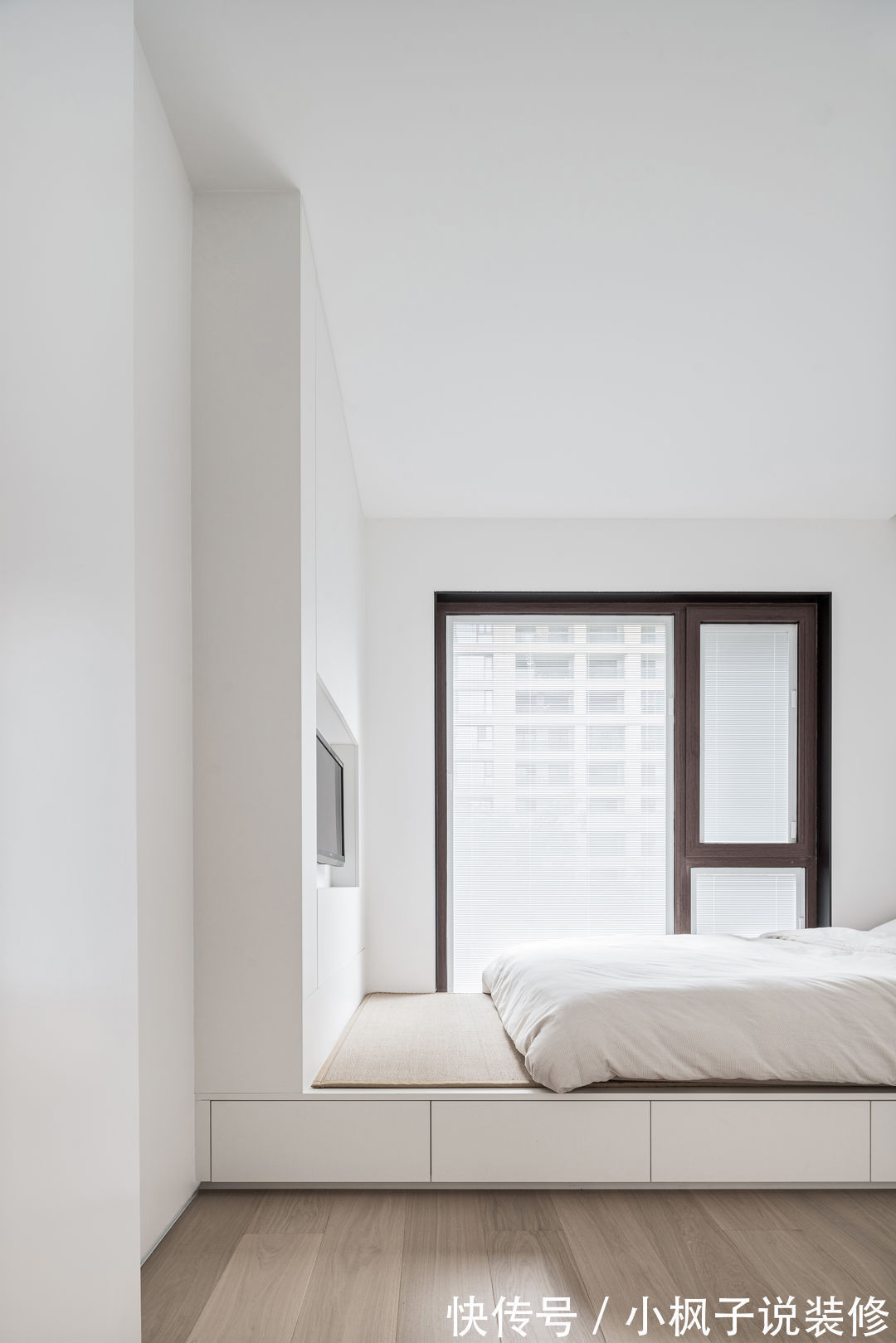 客餐厅|有一说一,还是极简风最耐看!看她家客餐厅,真大气