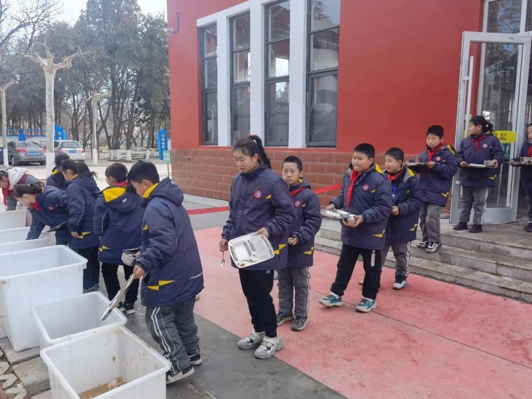 孩子们|龙河小学全面保障师生健康饮食，只为守护“舌尖上”的健康