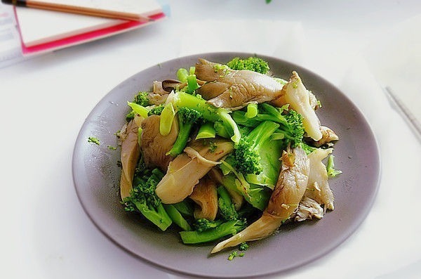 防脱发|医生不会告诉你,它是强碱性食物,补血防脱发,年纪大了要常吃