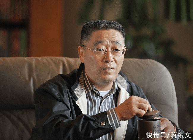 上任|“95后”董事长上任，“四川地产一哥”蓝光发展该何去何从？