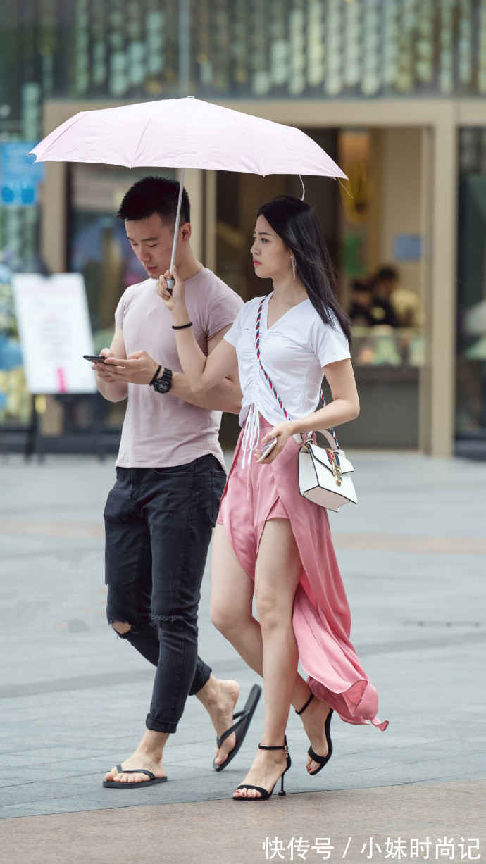 街拍|成都街拍,几套小清新穿搭,让你在骄阳下依旧光彩照人