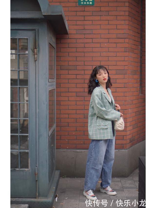 香风|秋天不穿裙子也很浪漫,针织开始搭配牛仔裤优雅大气,高级时髦