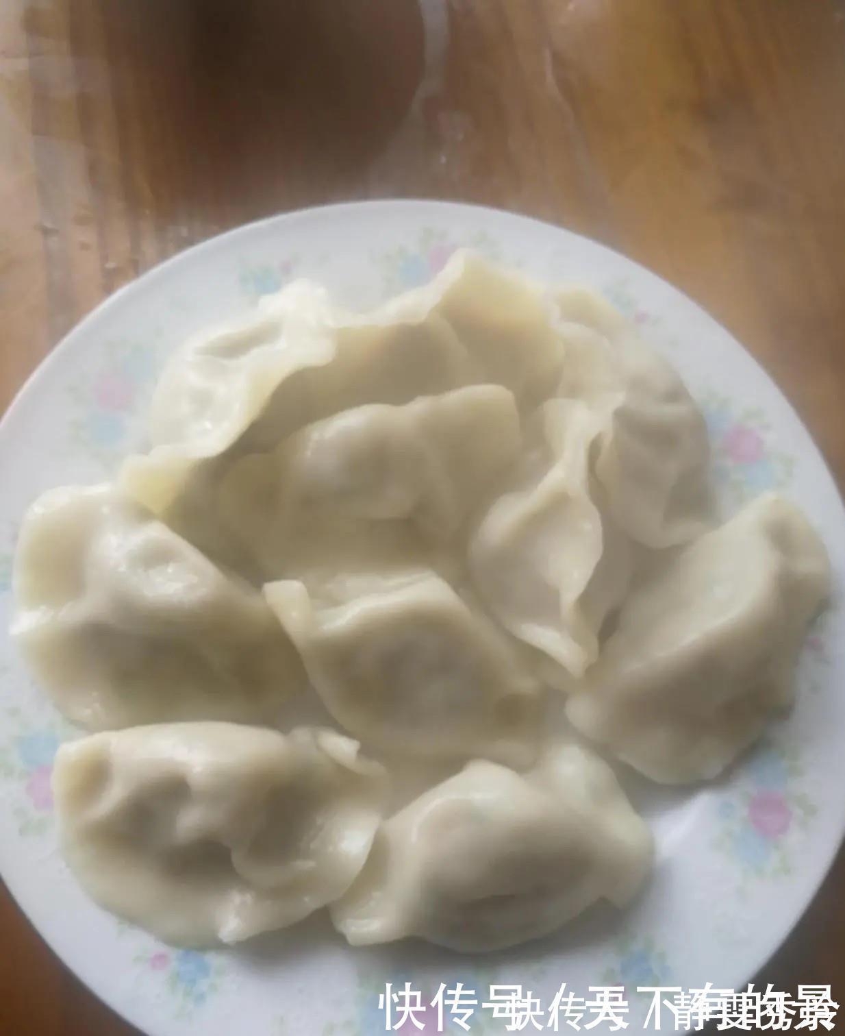 减肥|店主教你：素3鲜馅饺子，1把木耳3个鸡蛋，营养又减肥，真好吃