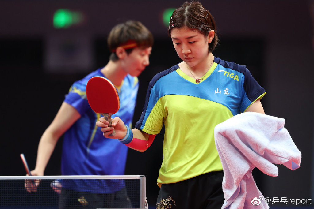 孙颖莎|将与孙颖莎争冠!全运会女单:王曼昱4-0横扫陈梦晋级决赛