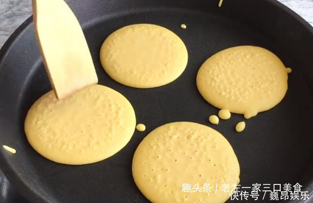教你早餐玉米饼正宗做法,掌握3个小技巧,松软香甜,简单好吃