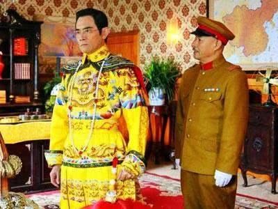 日本|溥仪访问日本，气氛很友好，可饭桌上他的一个举动让日本天皇尴尬