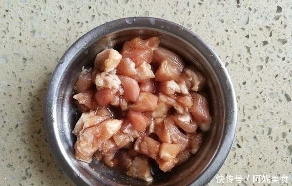 吃腻|大鱼大肉吃腻了，做1盘家常小炒，清爽不油腻，好吃极了！