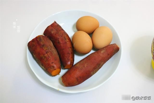 早餐不将就,想吃什么做什么,油条豆浆加炒菜,好做好吃