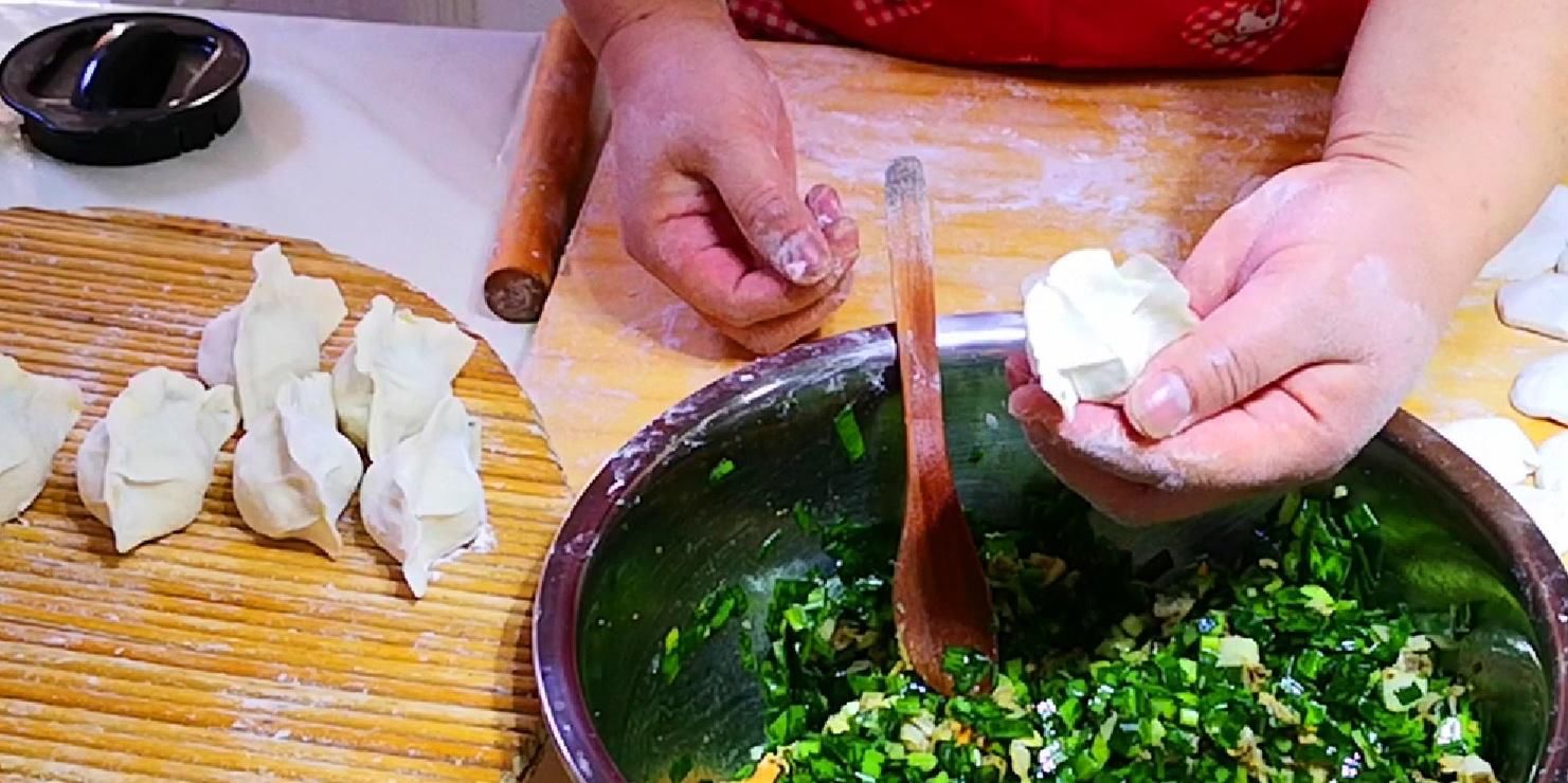 好吃|韭菜和它是绝配，包饺子最香，花钱少，比猪肉和虾仁饺子都好吃