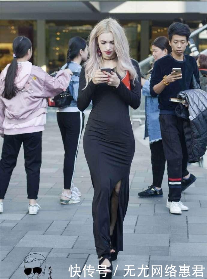 喜欢|街拍:这位乌克兰美女,肯定是很多人喜欢的类型