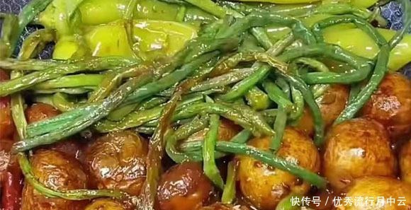 黄豆酱|夏季，这三样食材真搭，不炒不凉拌，放锅中加水一炖，太下饭了！