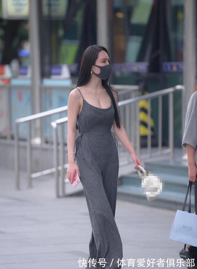 身材高挑 灰色纯棉吊带连体裤，身材高挑气质出众小姐姐穿起来既时尚又舒适！