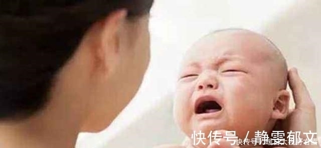 孩子睡觉时总是哭闹,和这4种情况有很大关系,父母要重视