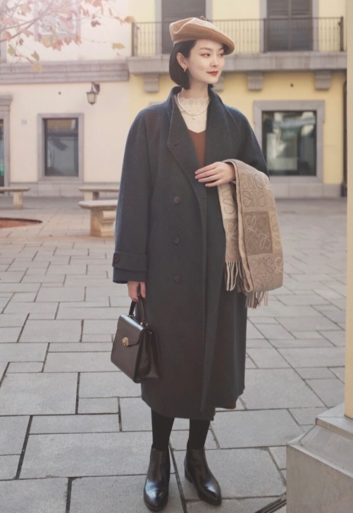 裙装 适合成熟女性的大衣穿搭示范,雅致减龄,看起来简单且体面