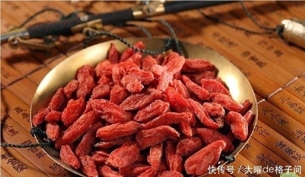 菊花|枸杞和此物天生一对,晚上喝一杯,不失眠了,肝也干净了