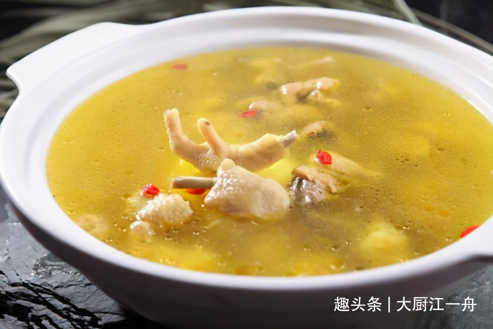胡萝卜|秋天喝鸡汤,不用医生帮,教你特色炖鸡汤的做法,解秋乏防秋燥!