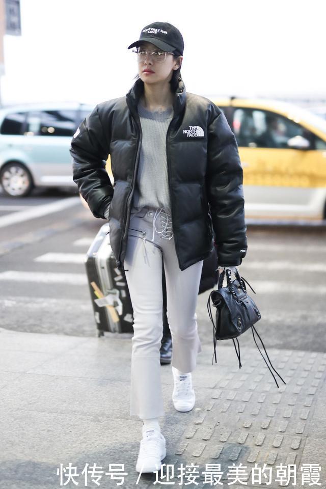 运动|今年流行的“大衣+喇叭裤”,遮肉保暖又百搭,美得毫不费力