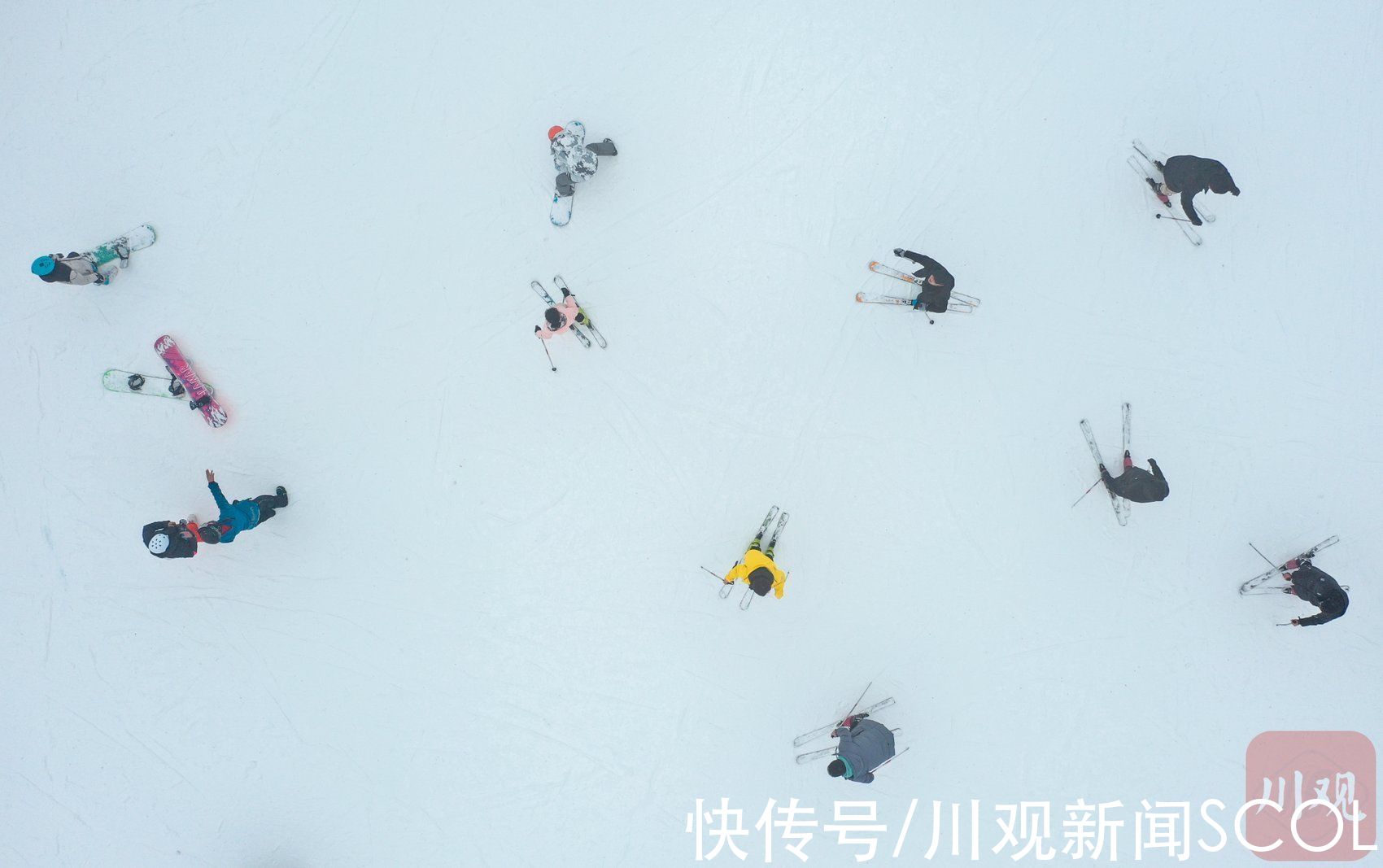 雪上“飞翔”，西岭雪山滑雪热|C视频 | 西岭雪山滑雪场