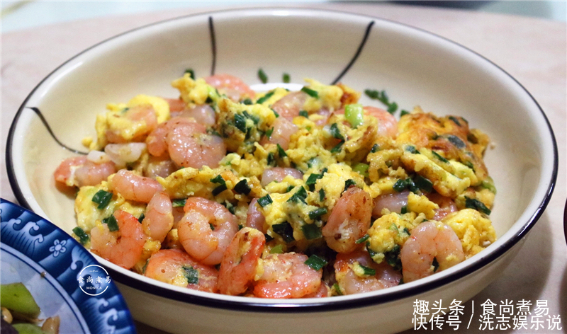 来我家|亲戚来家里送结婚喜帖,我下厨做了6菜1汤,亲戚夸我厨艺好