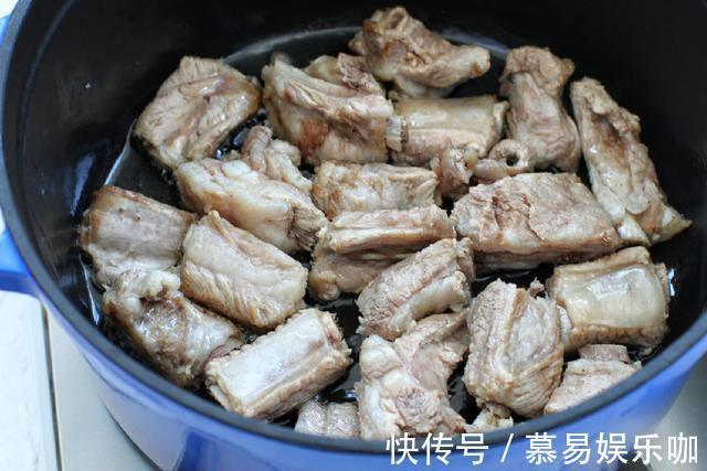 玉米|此菜虽然看着是一锅乱炖,却是超级美味又下饭,吃上就不想停嘴!