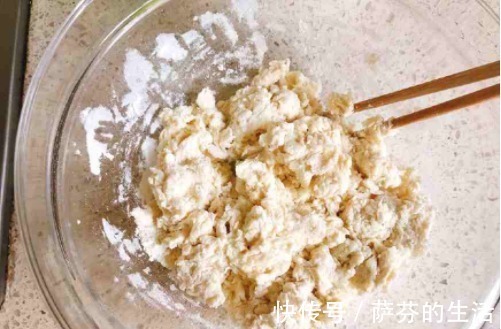 椰蓉|早上要吃它，热乎乎，香喷喷，比馒头花卷香，比包子简单