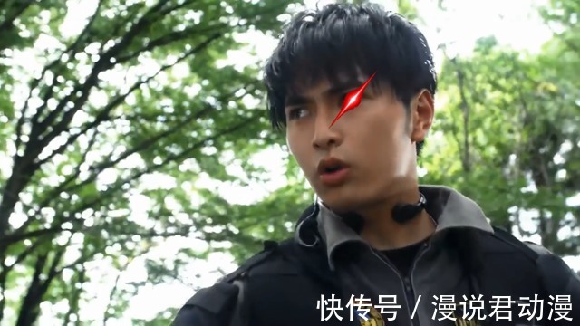 遥辉|特利迦剧场版:泽塔红眼黑化,为何说遥辉被寄生的可能性更大?