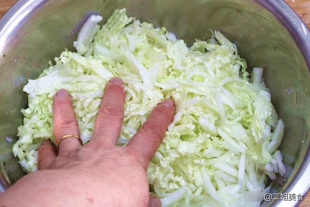 不管腌什么酸菜，都要牢记3个技巧，酸菜不烂不长毛，越放越好吃