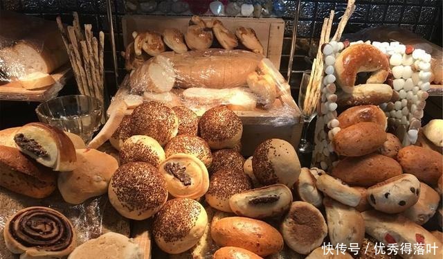 都是白色粉末,小苏打和食用碱有啥区别用法差别大,别再用错了