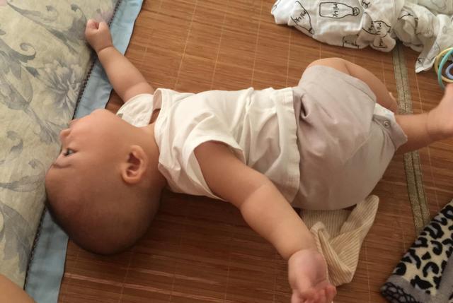 医生|宝宝出生后为啥要被留脚印医生不会告诉你,但父母要知道!