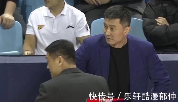 杜锋|急了广东队半场被打崩,杜锋骂裁判,曾繁日垫脚孙铭徽