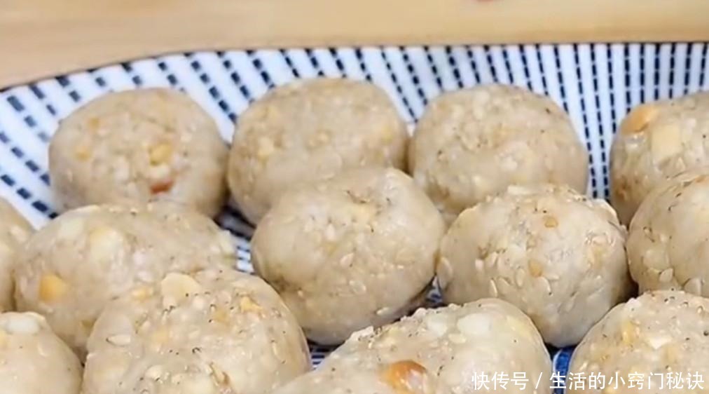 香酥|椒盐酥饼,香酥掉渣,不用烤箱直接烙,咸香美味,越吃越上瘾