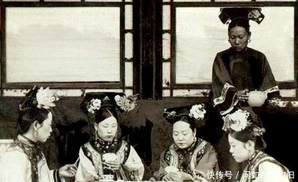 老照片|晚清贵族老照片图7的姿势让人很好奇,最后一张太恶心!