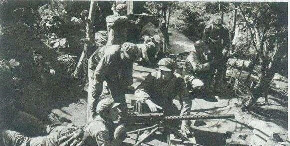 38式步枪|志愿军最喜欢哪种枪支?冲锋枪耗弹量是步枪10倍,哪个杀敌多?